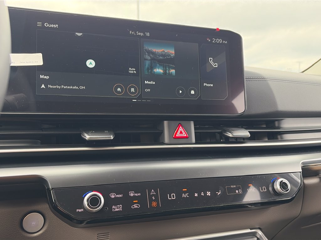New 2027 Kia Carnival FWD image 18