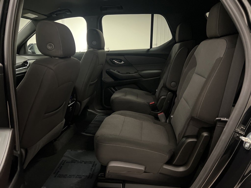 Used 2023 Chevrolet Traverse LT image 11
