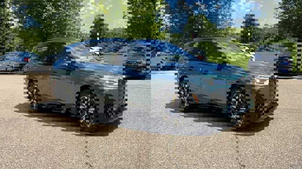 New 2025 BMW iX xDrive50 w/ Premium Package image 2