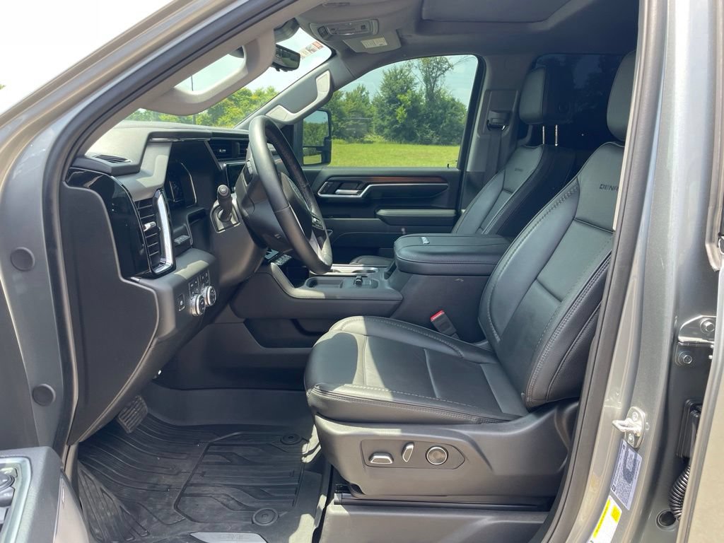 Used 2025 GMC Sierra 2500 Denali w/ Denali Reserve Package AWD/4WD image 15