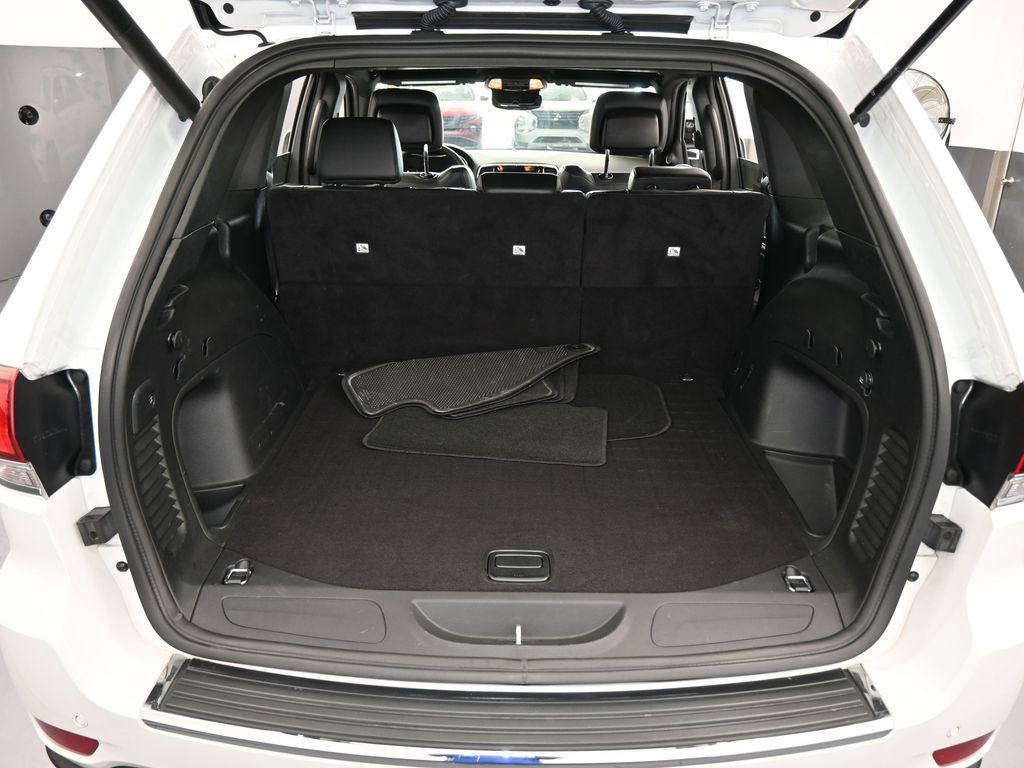 Used 2021 Jeep Grand Cherokee Limited image 40