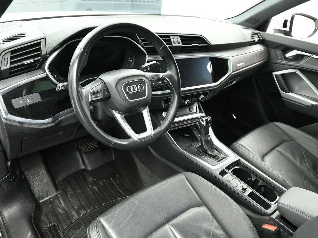 Used 2020 Audi Q3 2.0T Premium Plus w/ Premium Plus Package image 14