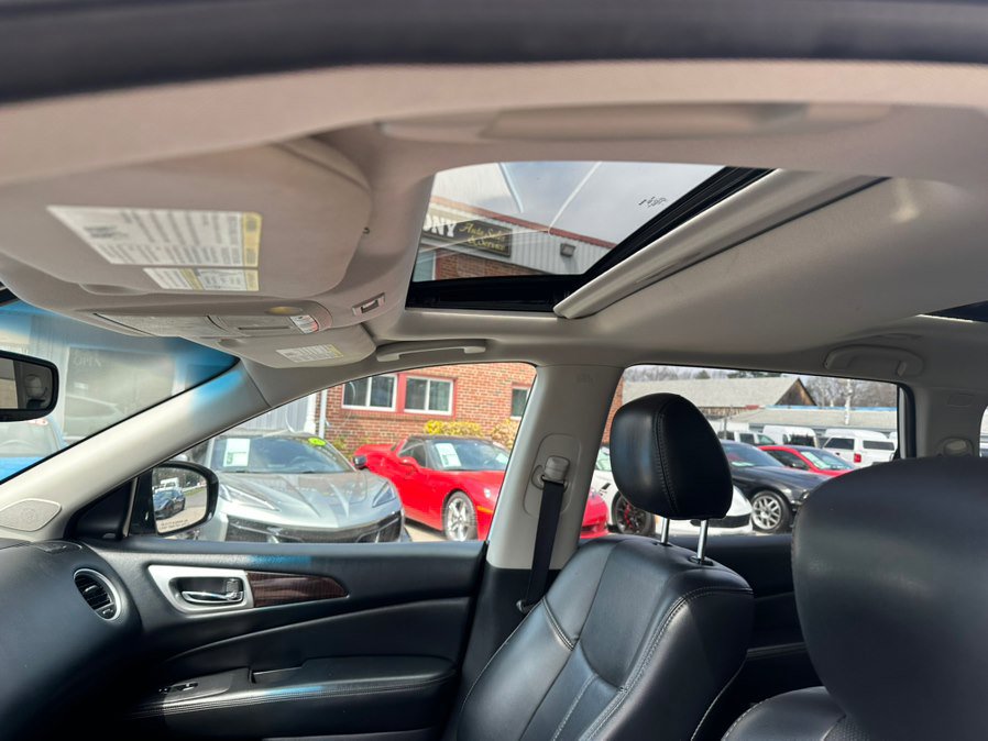 Used 2016 Nissan Pathfinder Platinum image 26