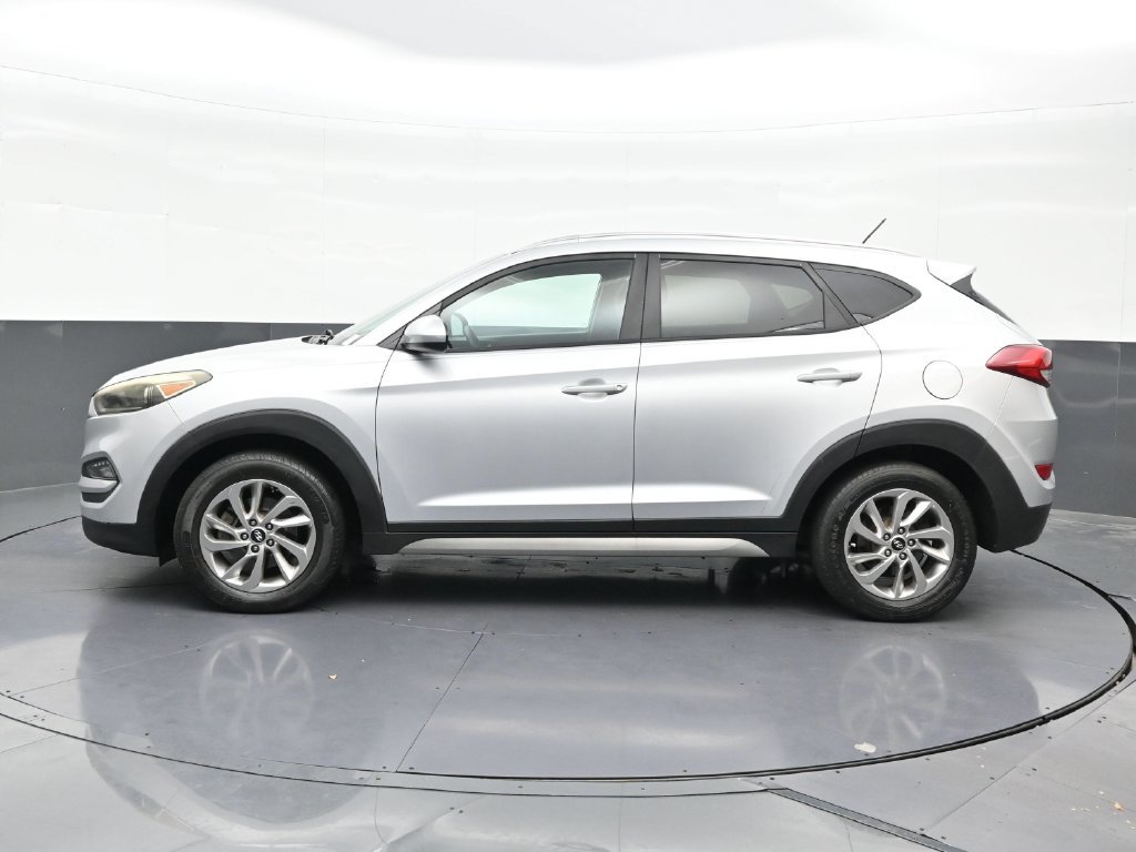 Used 2017 Hyundai Tucson SE w/ SE Popular Package 02 FWD image 2