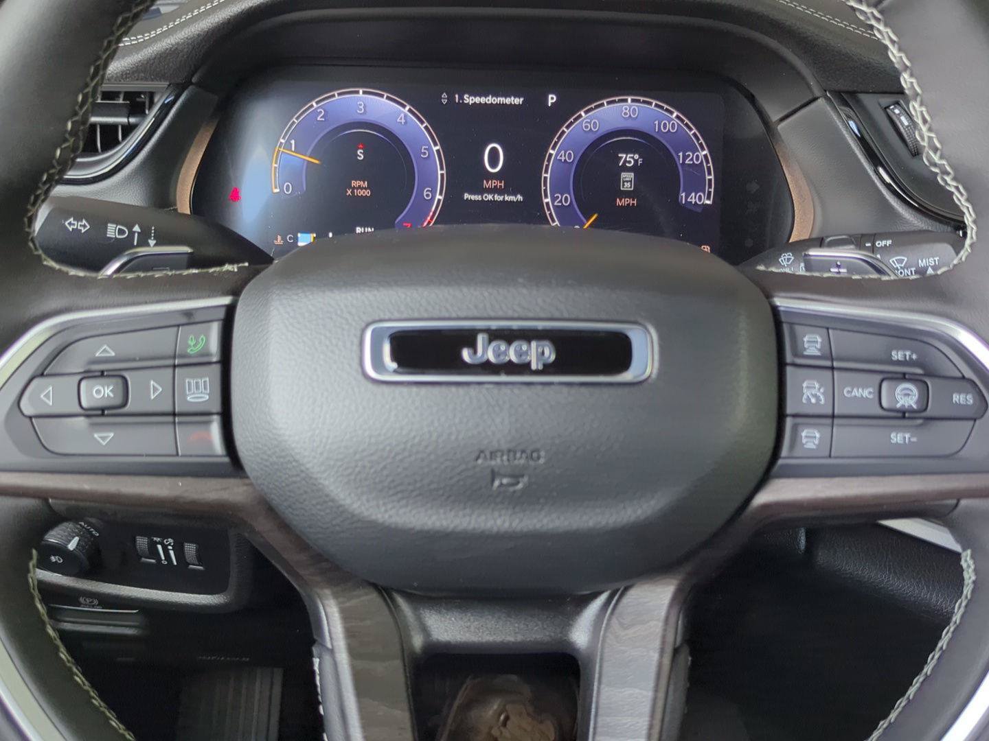 New 2026 Jeep Grand Cherokee L Limited w/ Limited Altitude Package AWD/4WD image 15
