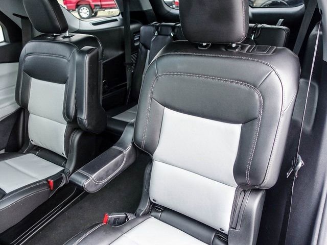 Used 2022 Ford Explorer XLT w/ Equipment Group 202A image 28