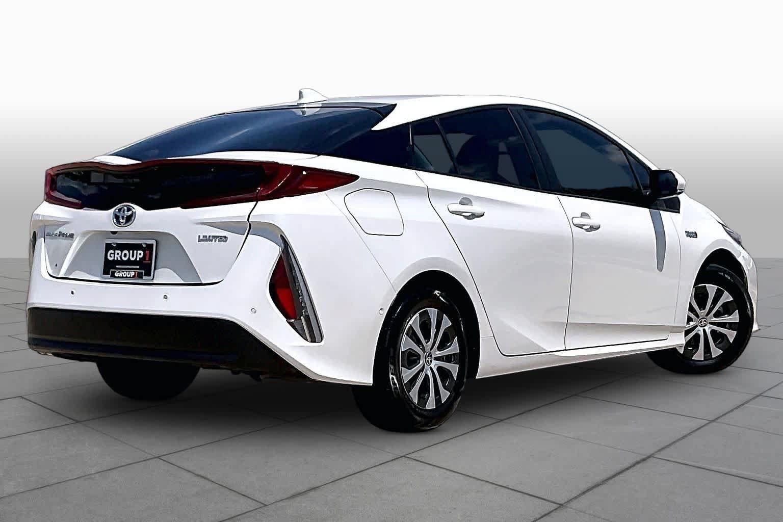 Used 2021 Toyota Prius Prime Limited FWD image 11