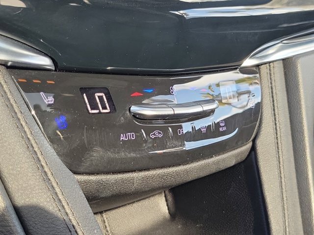 Used 2023 Cadillac XT6 Premium Luxury FWD image 28