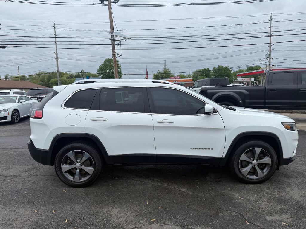 Used 2019 Jeep Cherokee Limited AWD/4WD image 8
