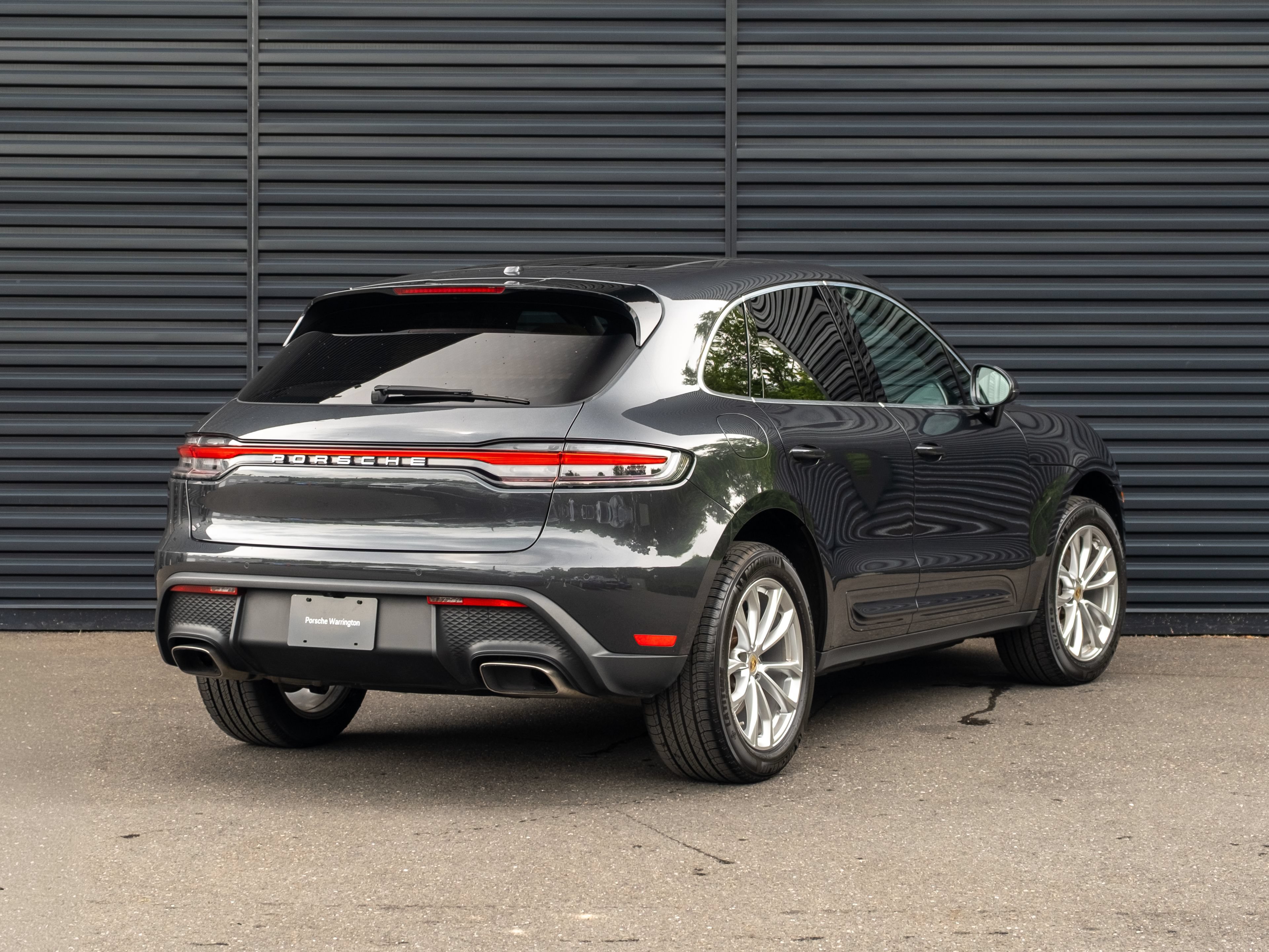 Certified 2023 Porsche Macan AWD/4WD image 8