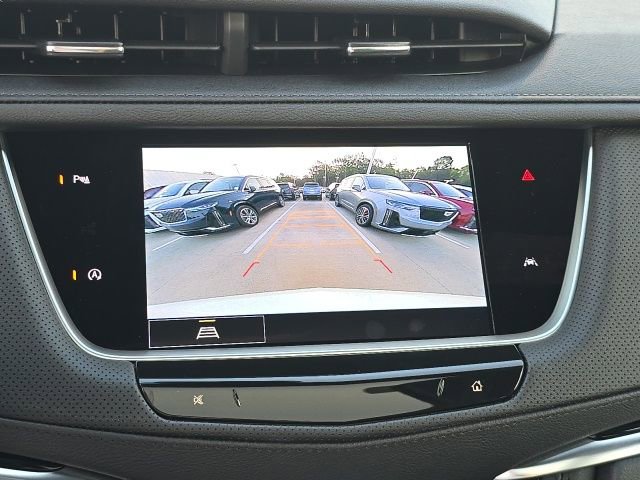 New 2025 Cadillac XT6 Luxury image 27