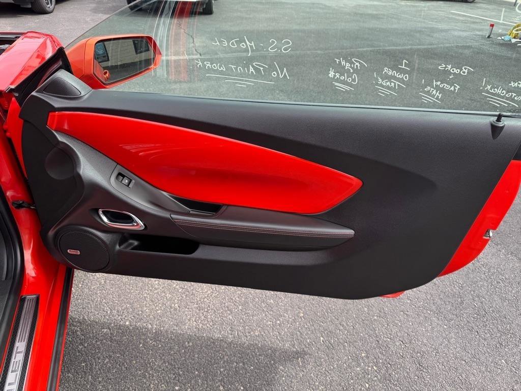 Used 2010 Chevrolet Camaro SS w/ Interior Accent Trim Package image 29