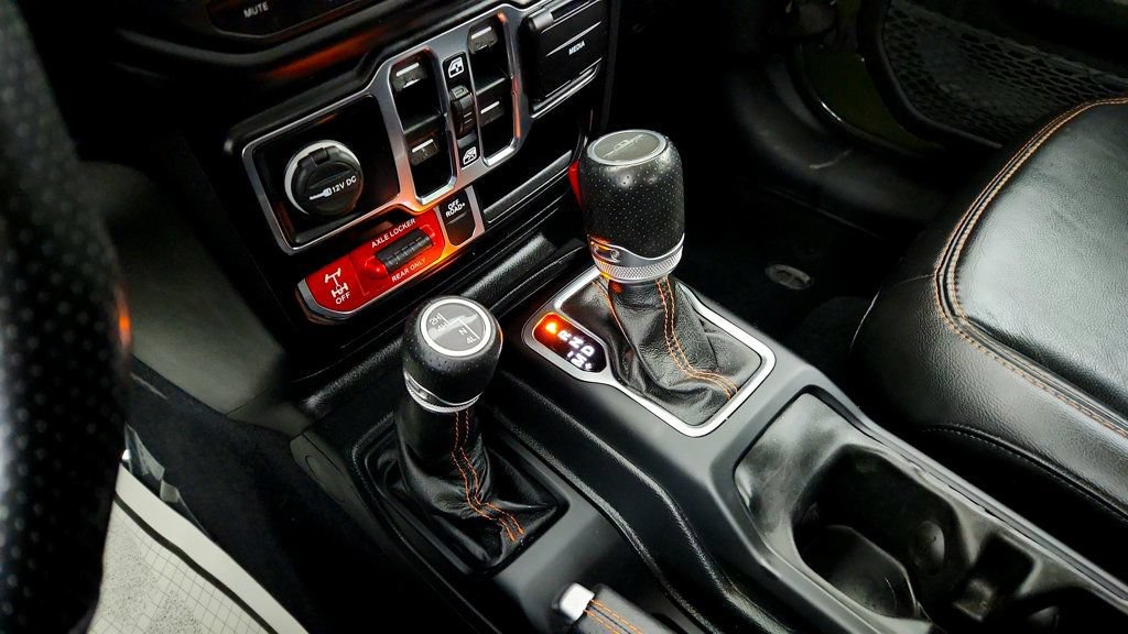 Used 2022 Jeep Gladiator Mojave w/ LED Lighting Group AWD/4WD image 16