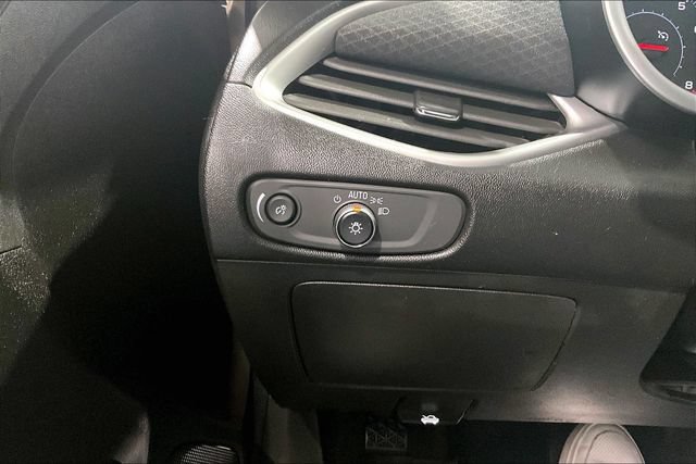 Used 2022 Chevrolet Malibu LS FWD image 21