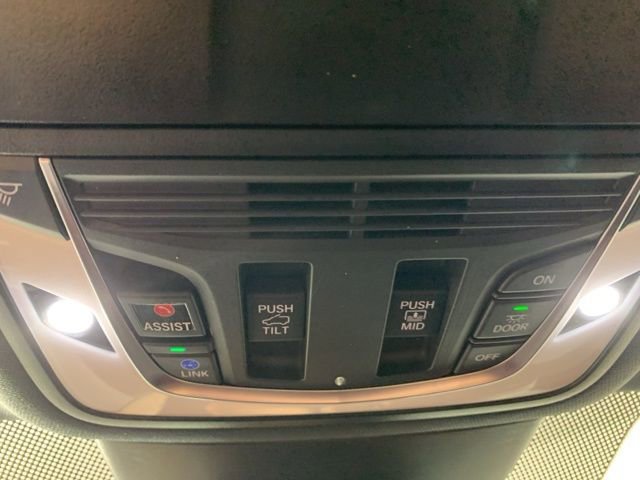 Used 2023 Acura MDX A-Spec image 25