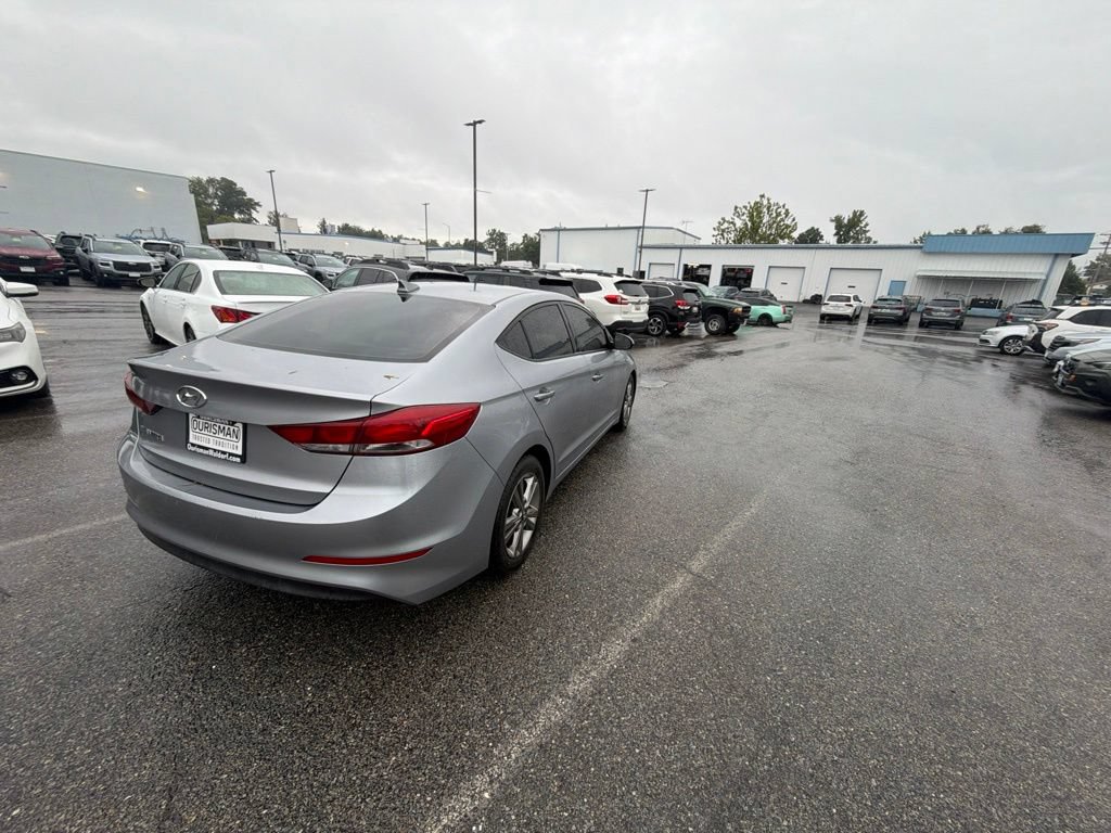 Used 2017 Hyundai Elantra SE FWD image 3