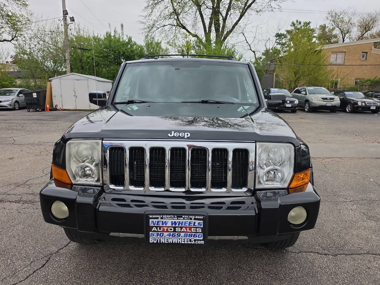 Used 2010 Jeep Commander Limited AWD/4WD image 4