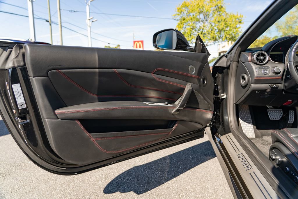 Used 2012 Ferrari FF image 15