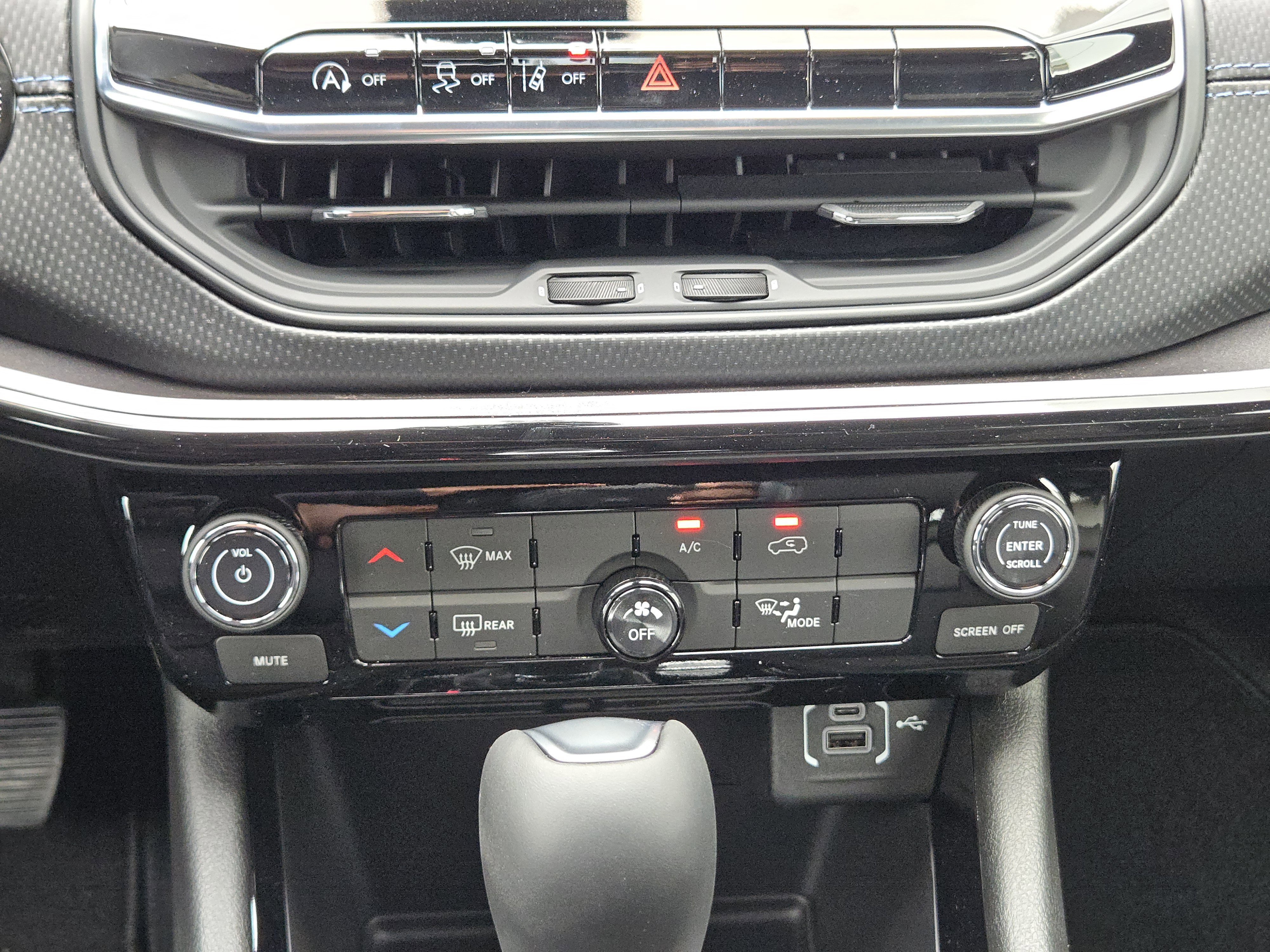 New 2026 Jeep Compass Latitude AWD/4WD image 15