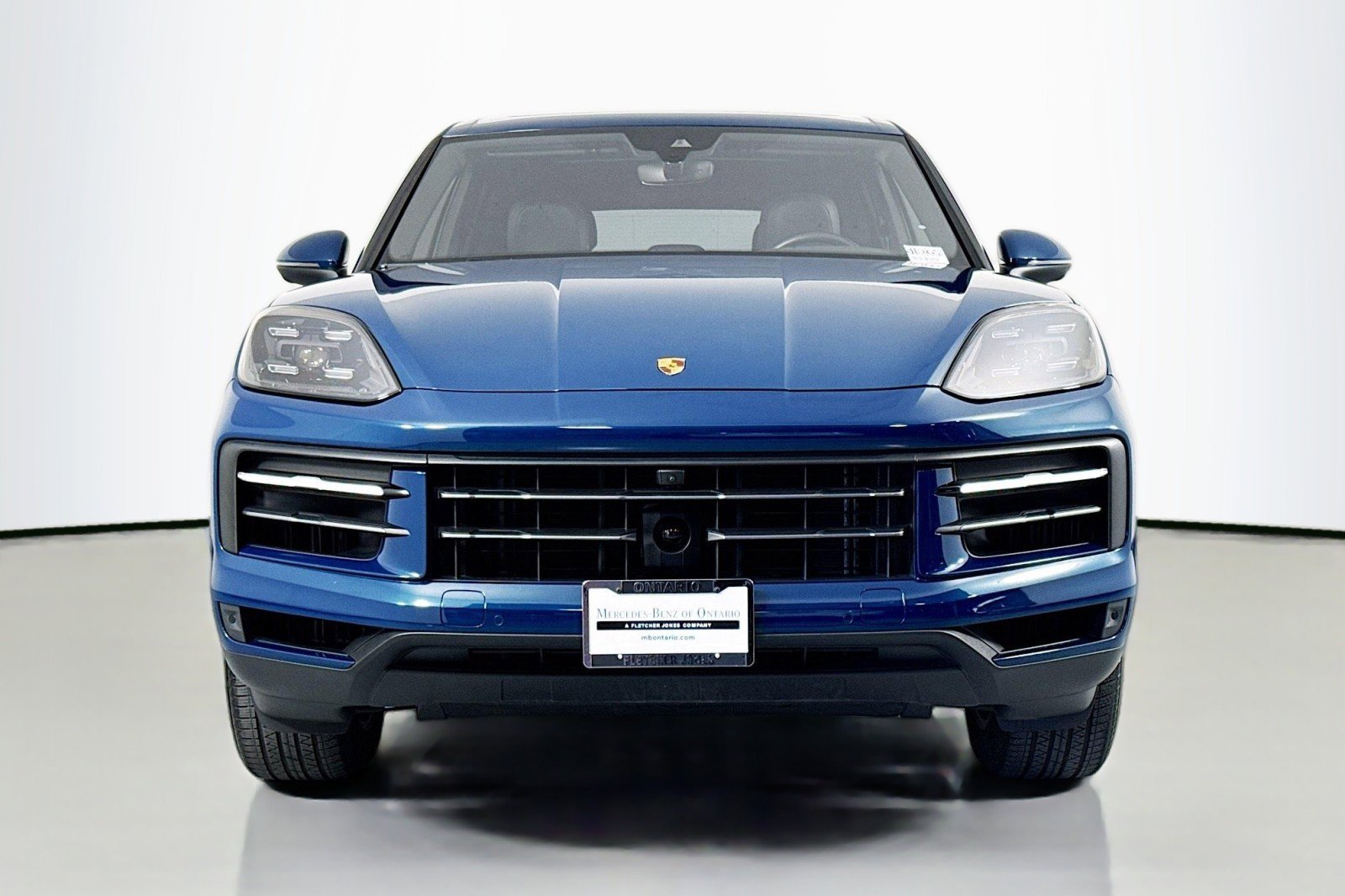 Used 2024 Porsche Cayenne AWD/4WD image 2