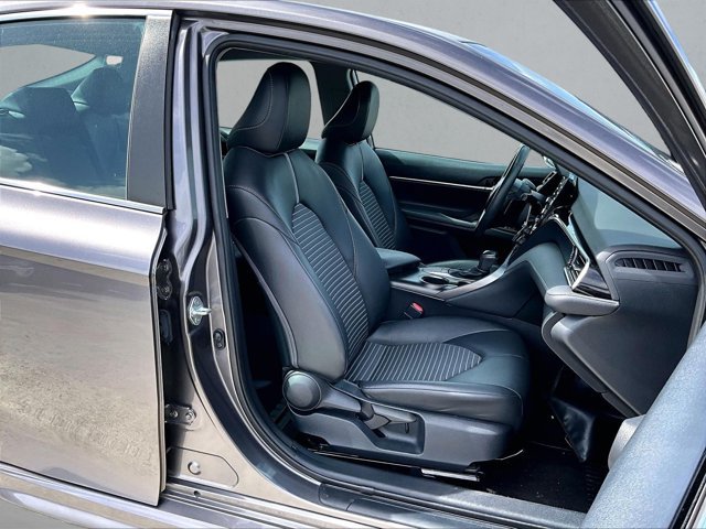 Used 2023 Toyota Camry SE FWD image 9