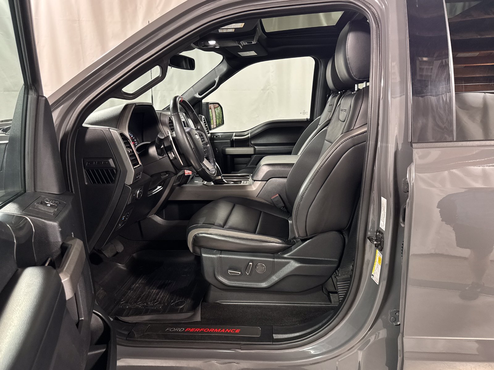 Used 2020 Ford F150 Raptor AWD/4WD image 3