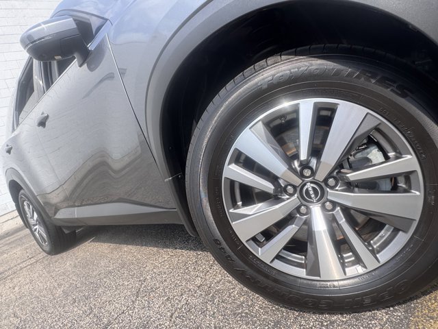 Used 2023 Nissan Pathfinder SL w/ Black Appearance Package image 7