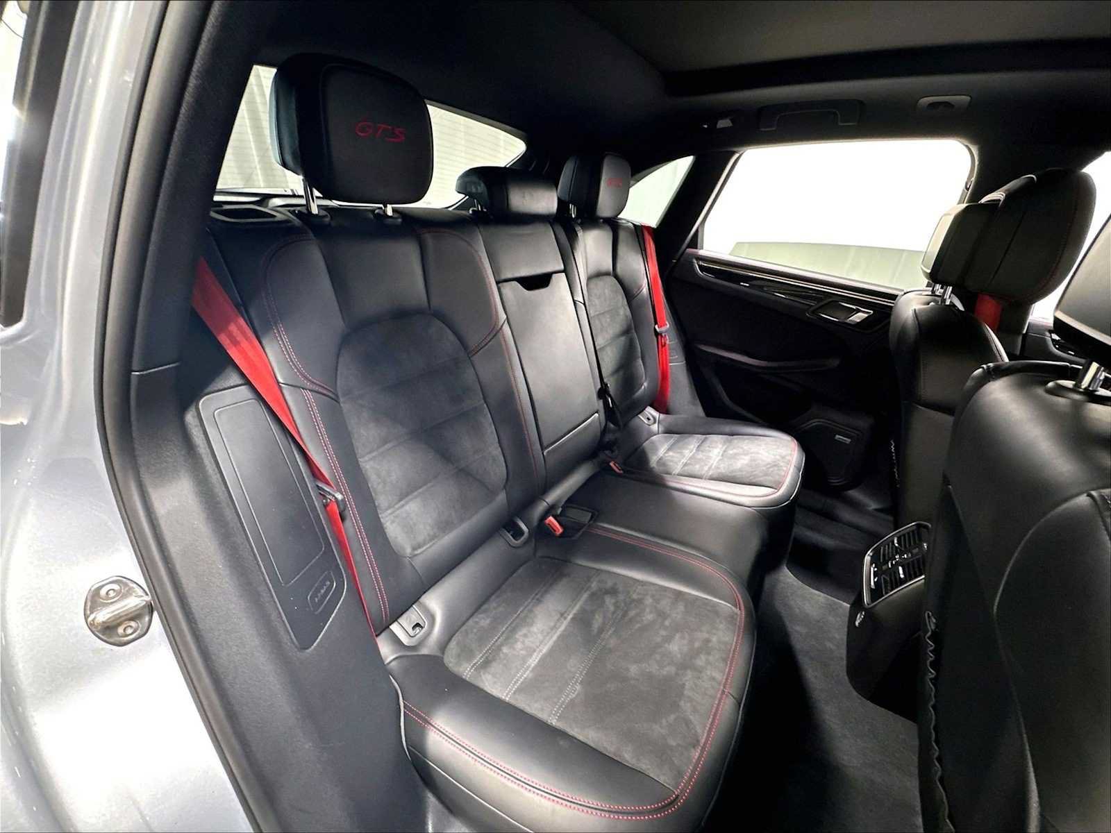 Used 2017 Porsche Macan GTS AWD/4WD image 31
