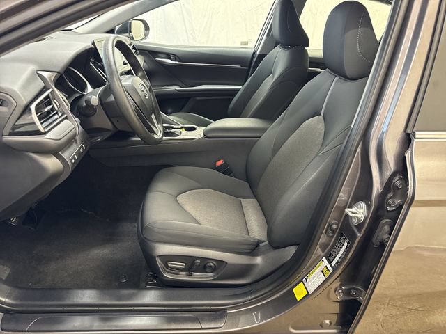 Used 2024 Toyota Camry LE w/ Convenience Package FWD image 10