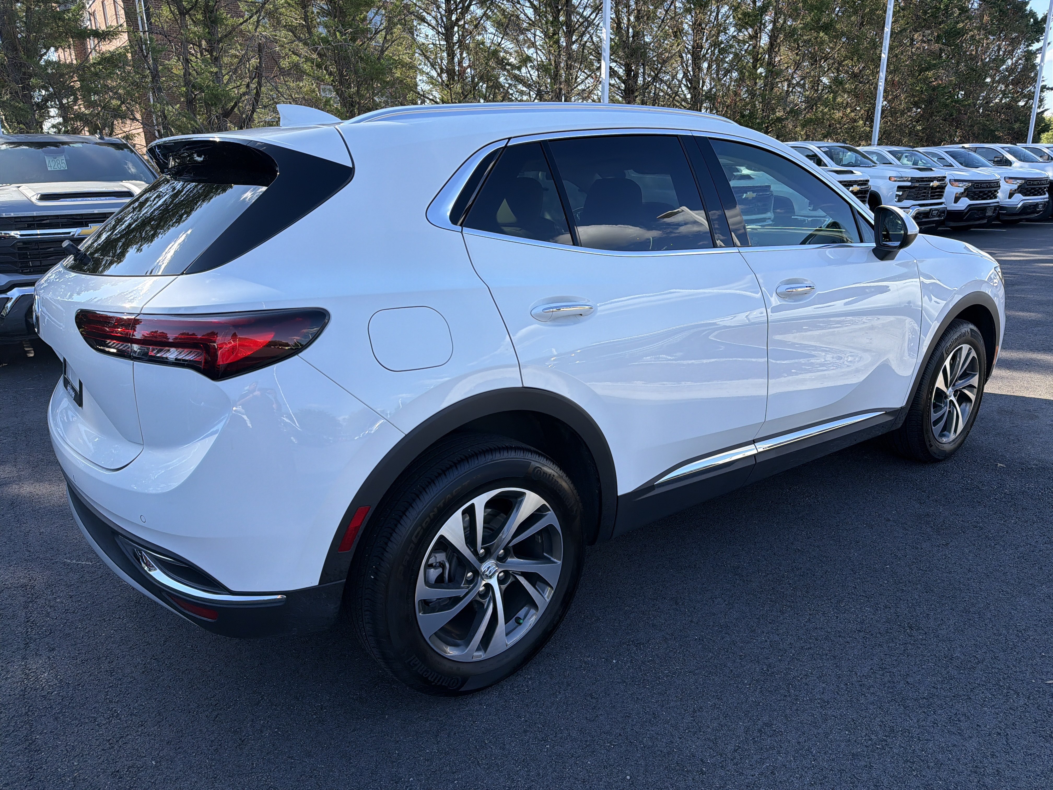 Used 2022 Buick Envision Essence w/ Safety Package FWD image 10