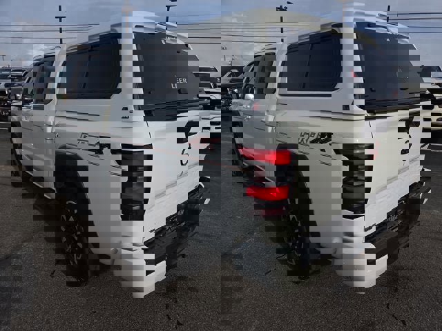 Used 2024 Nissan Frontier PRO-4X w/ Off-Road Protection Package image 4