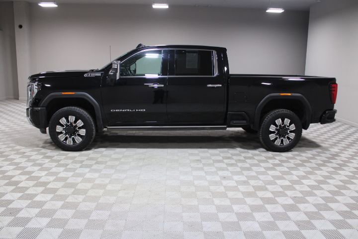 Used 2024 GMC Sierra 2500 Denali w/ Denali Reserve Package image 8