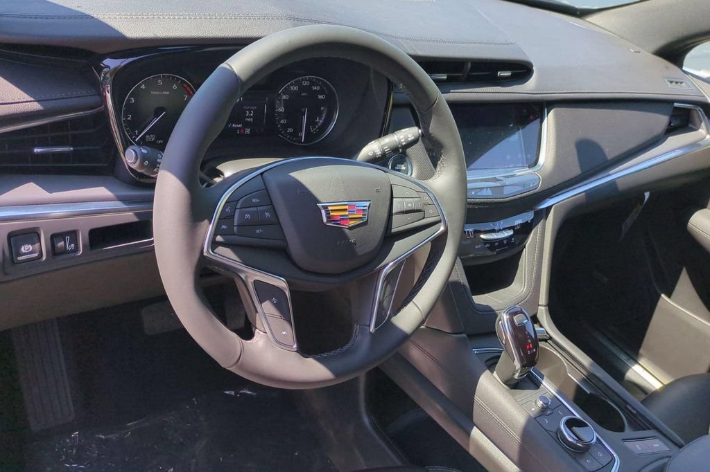 New 2026 Cadillac XT5 Luxury AWD/4WD image 6