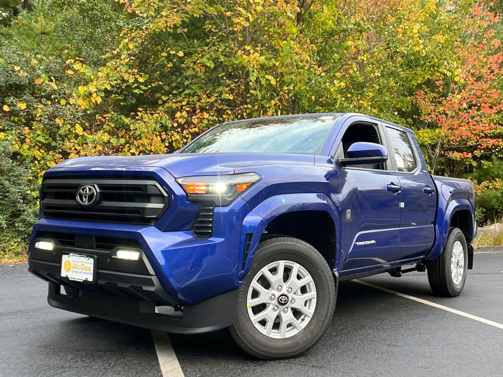 New 2025 Toyota Tacoma SR5