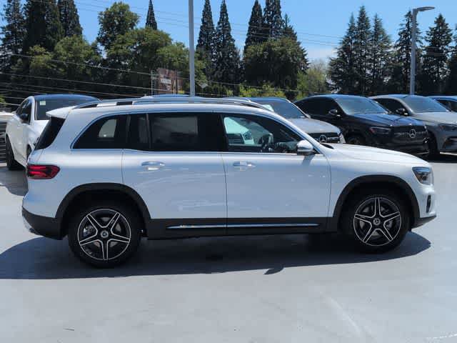 New 2026 Mercedes-Benz GLB 250 4MATIC image 9