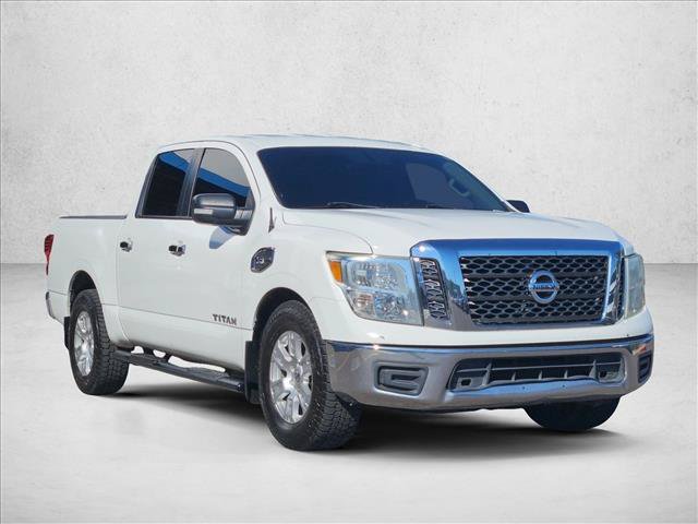 Used 2017 Nissan Titan SV RWD image 2