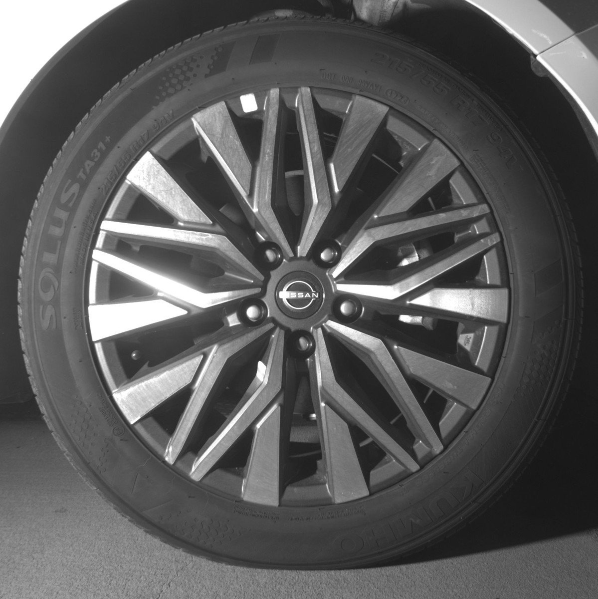 Used 2025 Nissan Altima 2.5 SV FWD image 13
