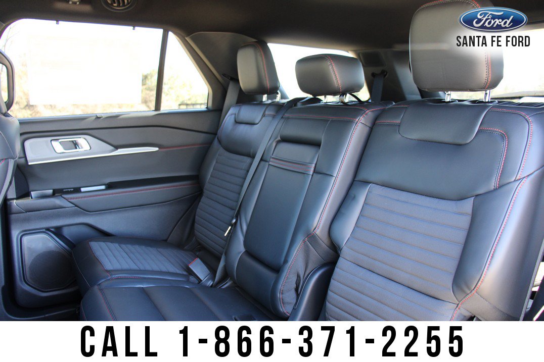 Used 2025 Ford Explorer ST-Line w/ Premium Package RWD image 41