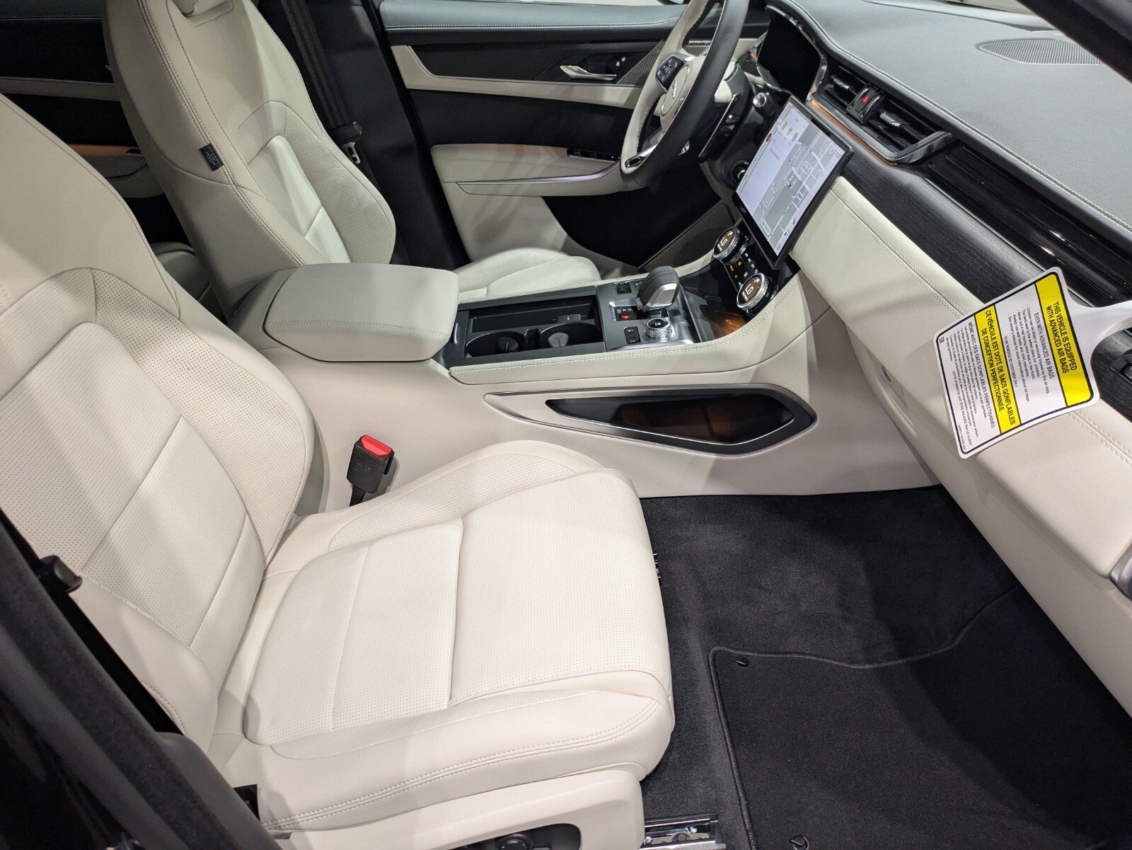 New 2026 Jaguar F-PACE R-Dynamic S AWD/4WD image 23