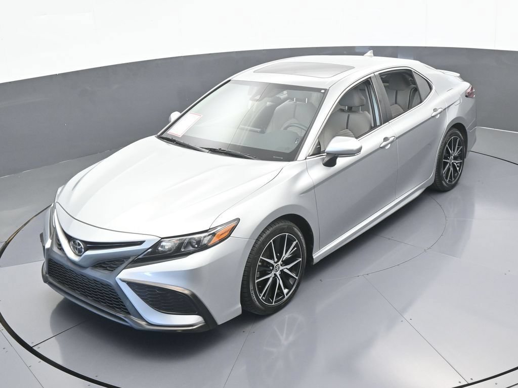 Used 2021 Toyota Camry SE w/ Cold Weather Package AWD/4WD image 43