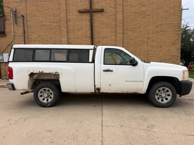 Used 2008 Chevrolet Silverado 1500 W/T RWD image 3
