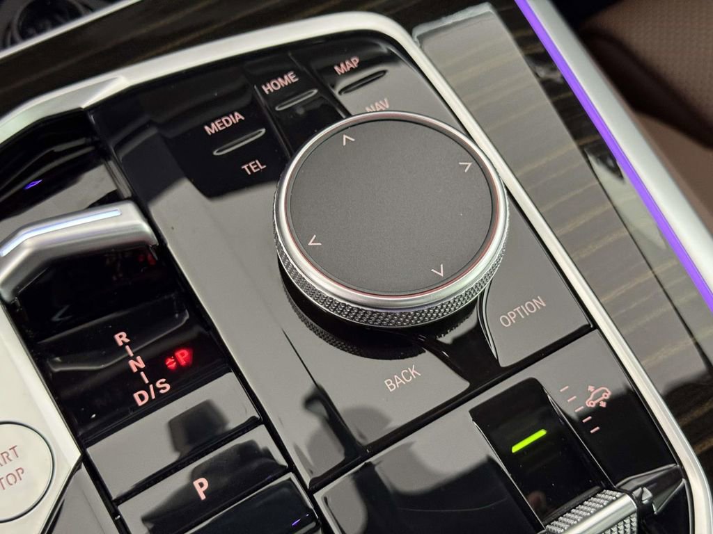 Used 2025 BMW X5 xDrive50e image 30