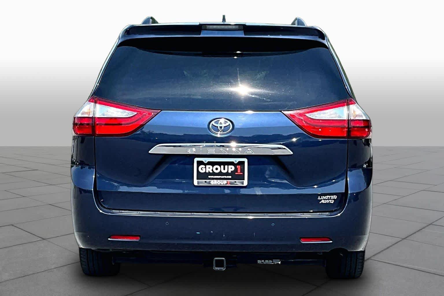 Used 2019 Toyota Sienna Limited Premium w/ Carpet Mat Package AWD/4WD image 5