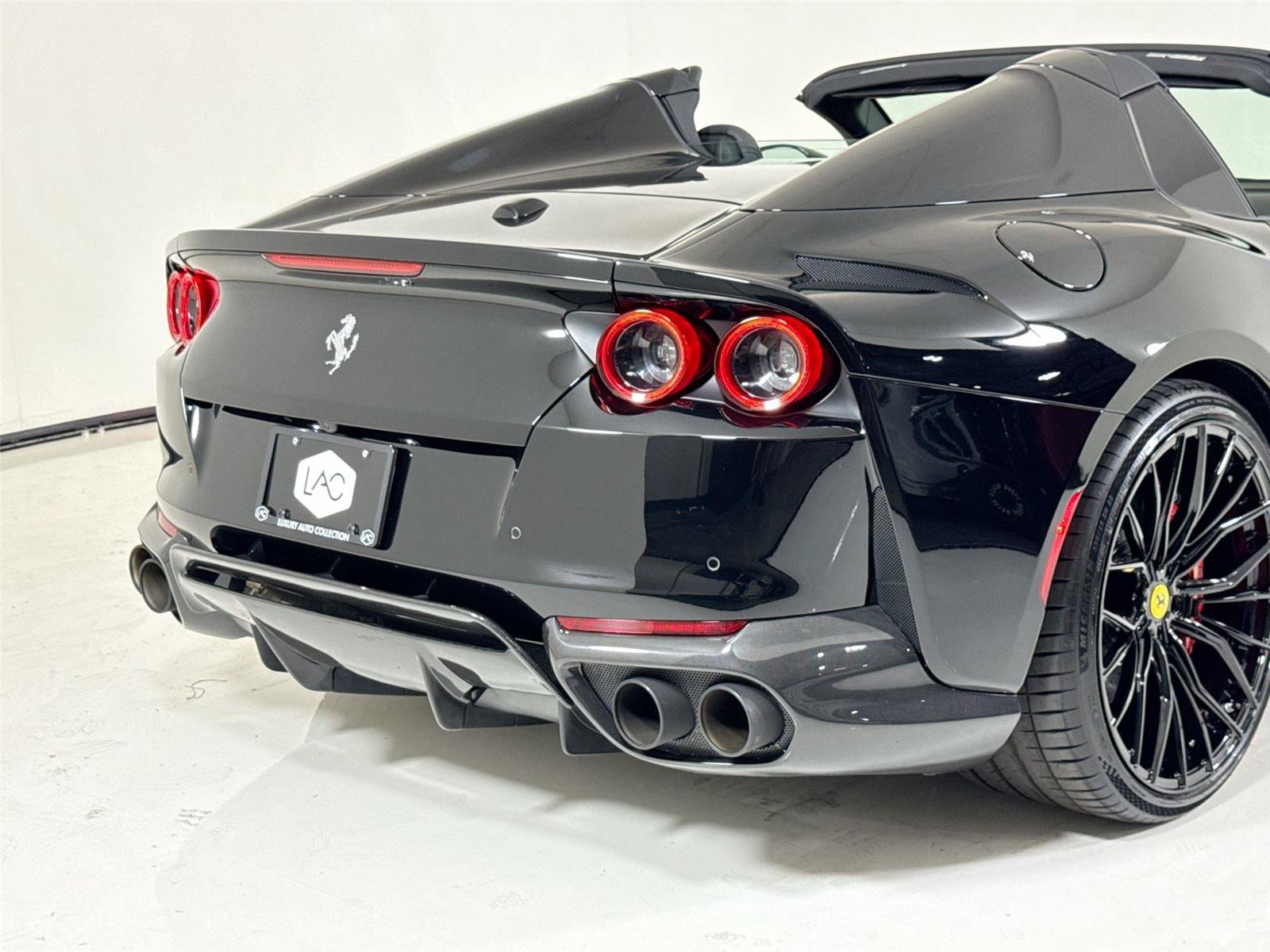 Used 2021 Ferrari 812 GTS RWD image 40