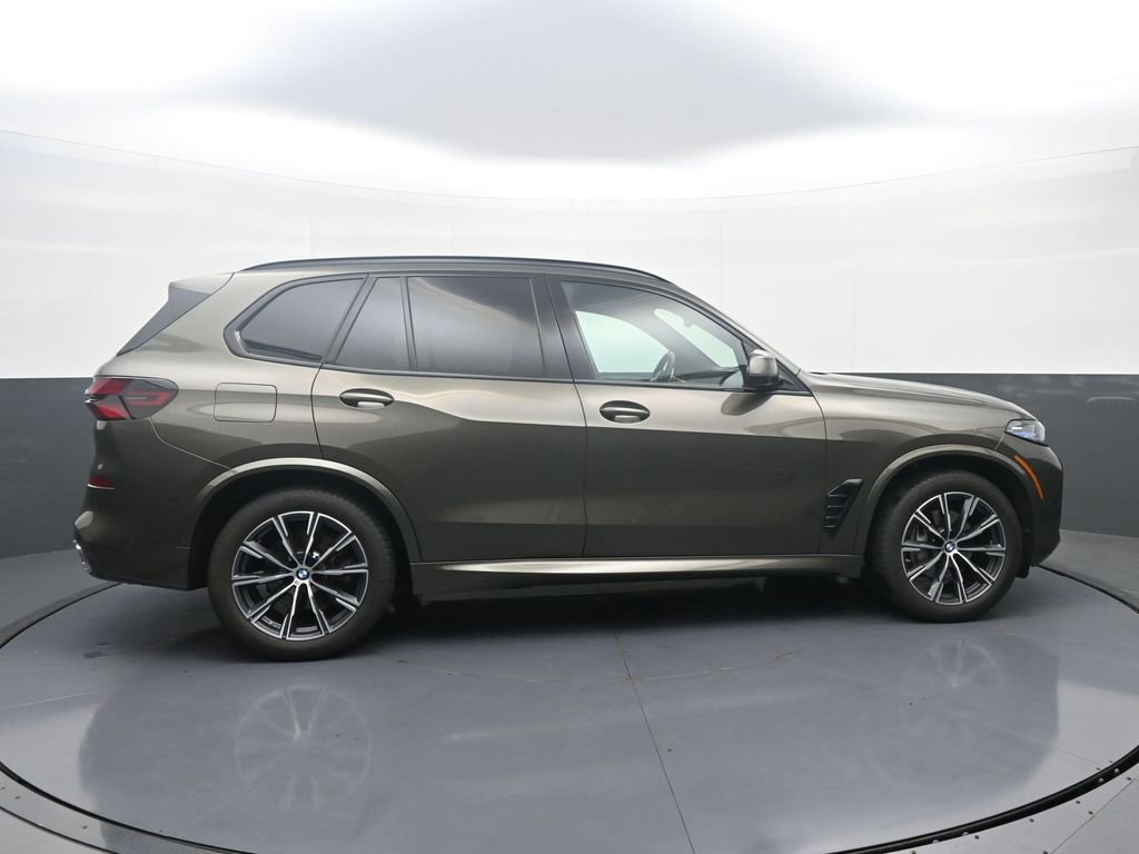 Used 2024 BMW X5 xDrive40i w/ Executive Package image 8