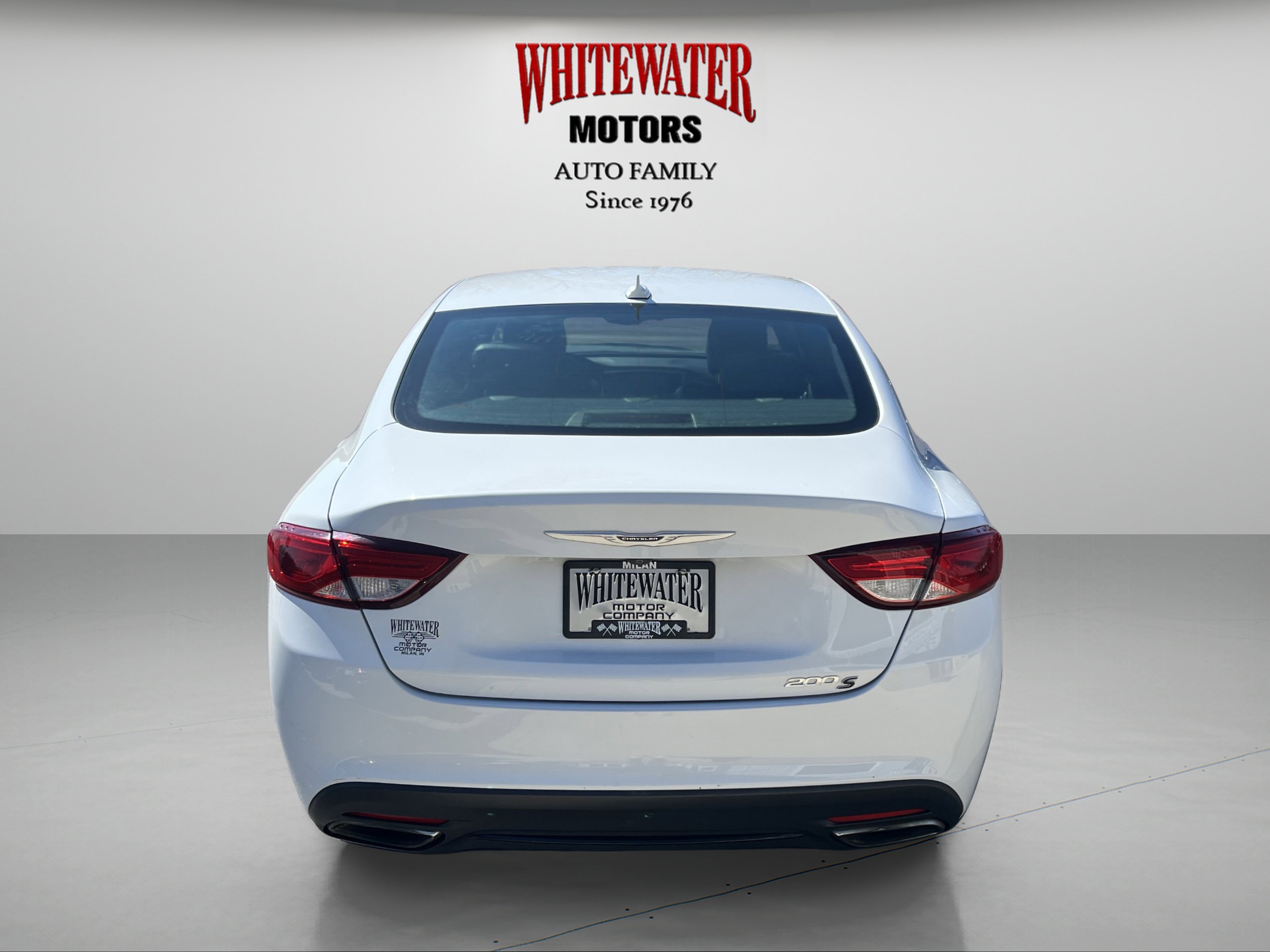 Used 2016 Chrysler 200 S w/ Comfort Group image 4