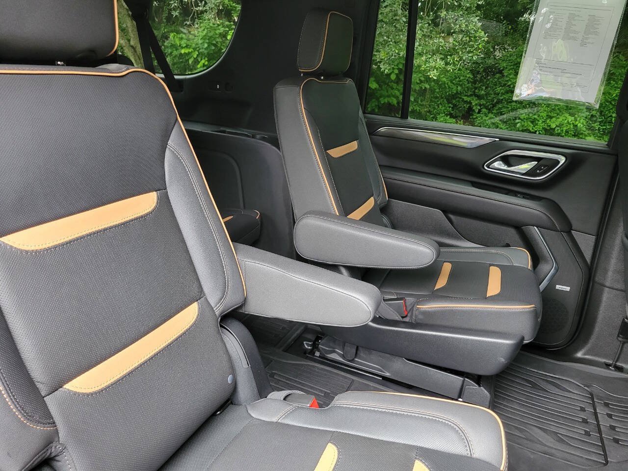 Used 2023 GMC Yukon XL AT4 AWD/4WD image 11