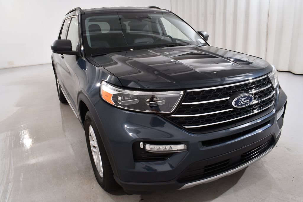 Used 2023 Ford Explorer XLT w/ Equipment Group 202A AWD/4WD image 4