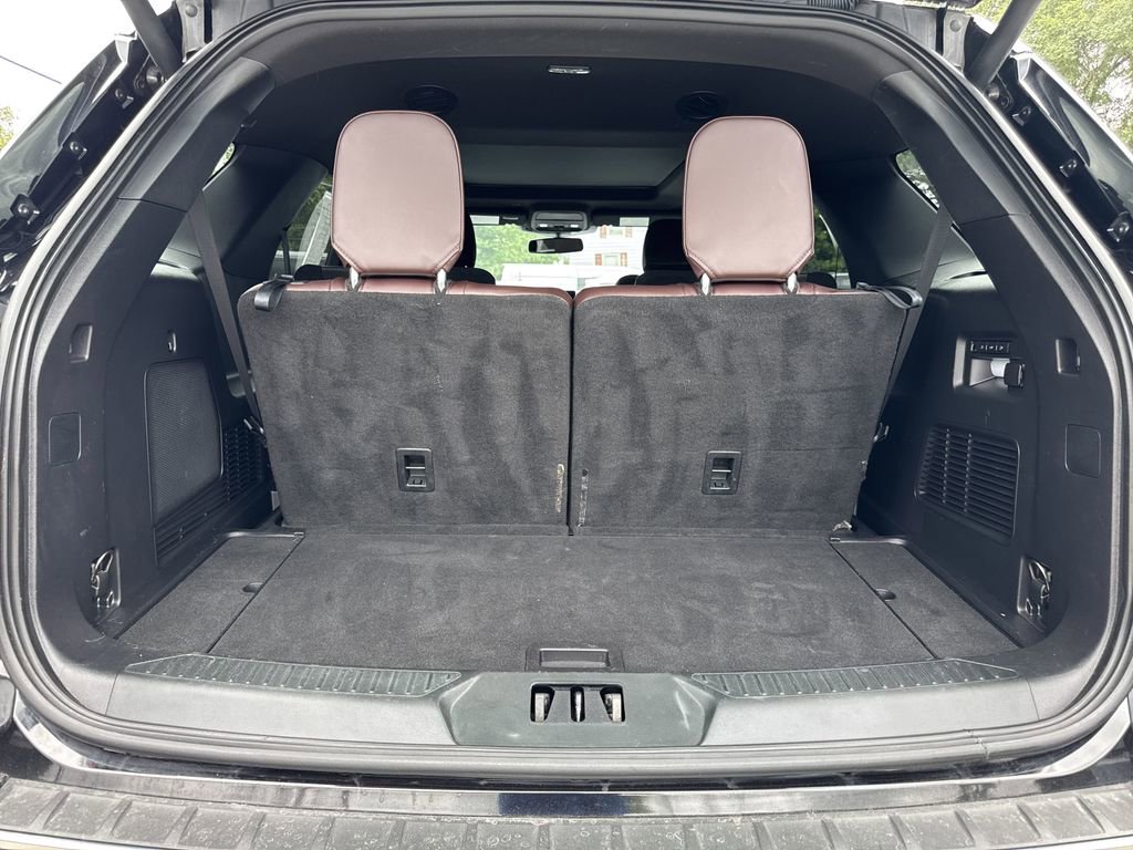 Used 2022 Ford Explorer Platinum w/ Equipment Group 601A image 9
