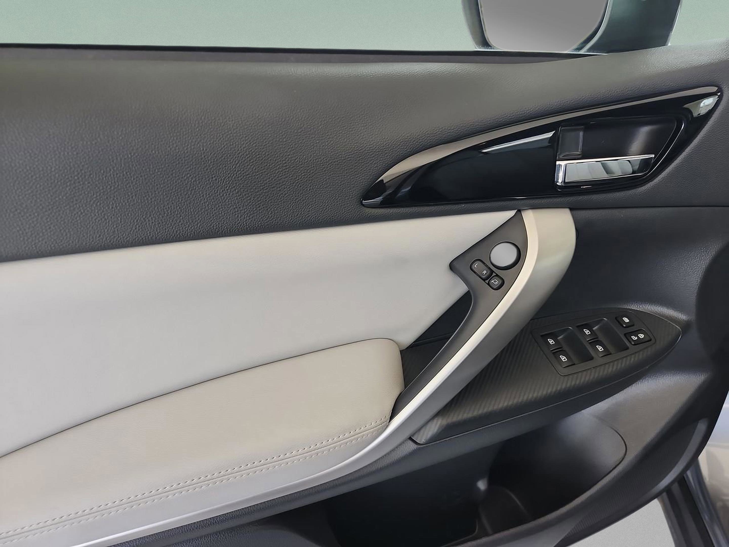 Used 2024 Mitsubishi Eclipse Cross SE image 16